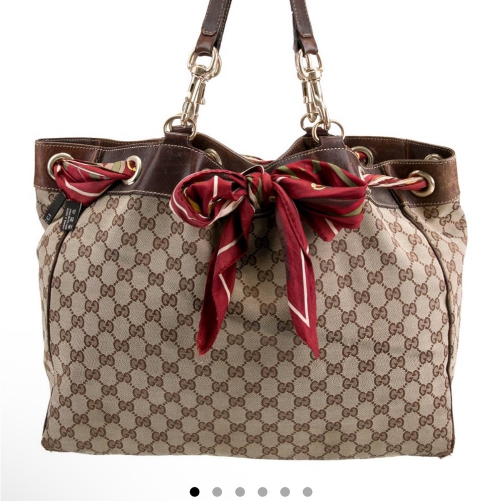 Gucci wallet and purse